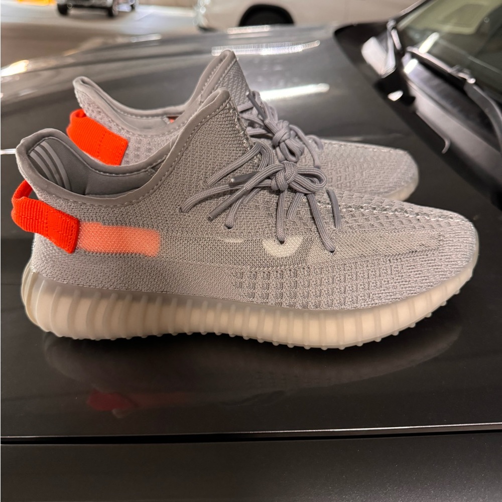 Men running shoes